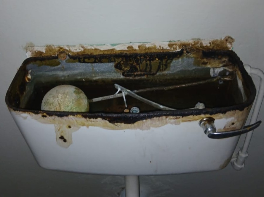 Before bathroom resurfacing transformation 05