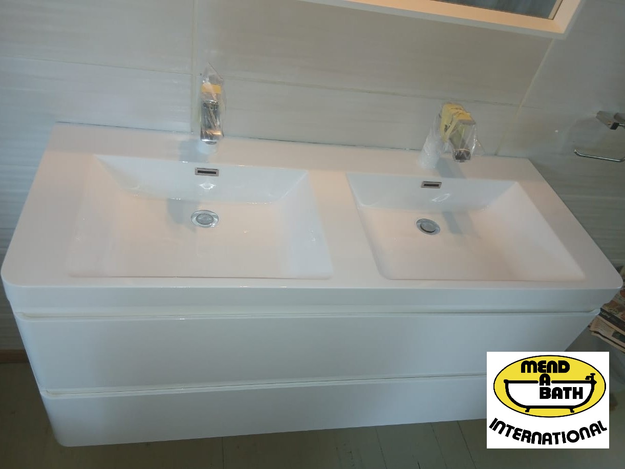 After bathroom resurfacing transformation 10